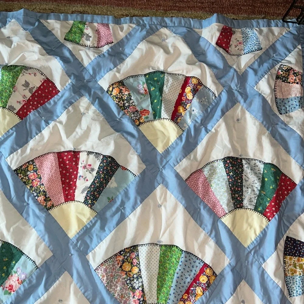 Vintage handmade quilt 70” x 82”